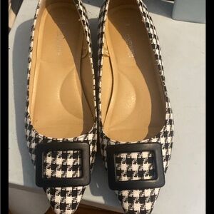 Women's Black and White Houndstooth Flats